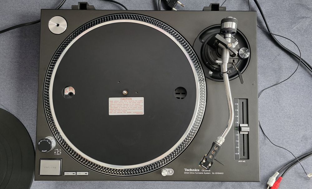Technics SL-1210MK2 gramofon