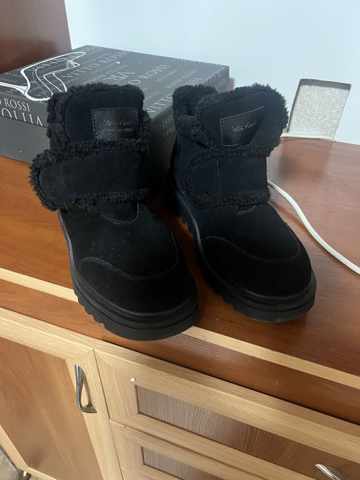 Продам зимові чобітки vitto rossi 43