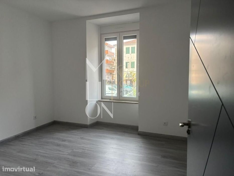 Apartamento T1 totalmente reconstruído no centro histórico da vila do
