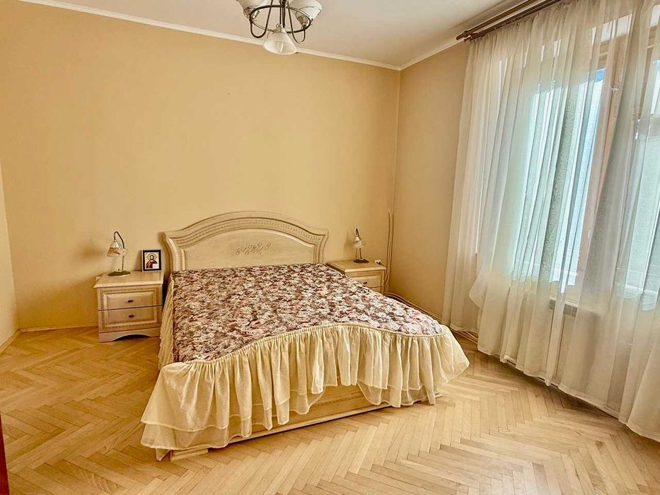 Оренда будинку у Брюховичах біля лісу