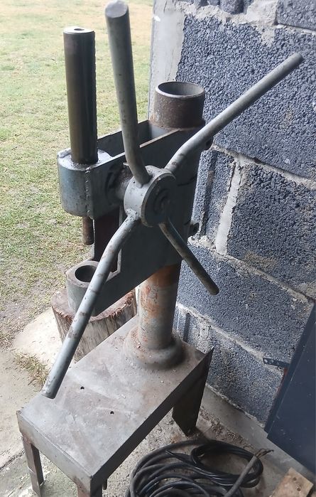 Prasa warsztatowa ręczna, kolumna, statyw