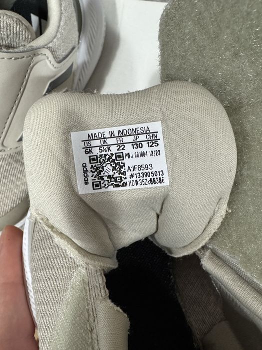 Дитячі кросівки adidas. Розмір 22 ( 13см устілка )