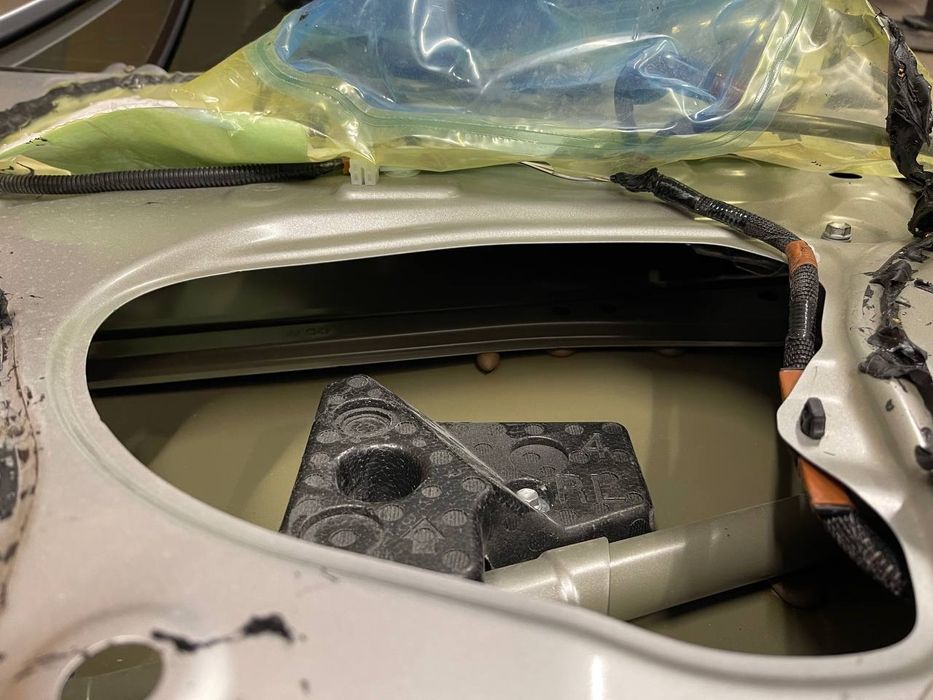 Toyota Rav4 13-18 задняя левая дверь полностью в сборе