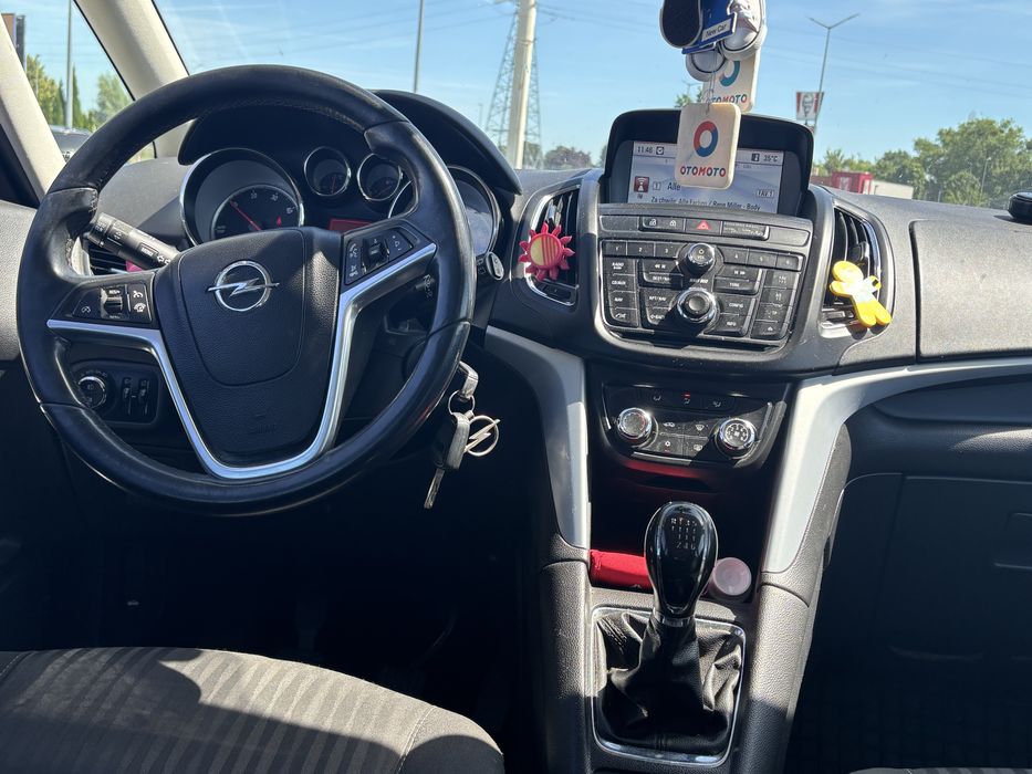 Opel Zafira 2.0 cdti, doinwestowany, gotowy do jazdy, zarejstrowany!