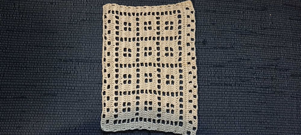 Naperon em crochê feito à mão