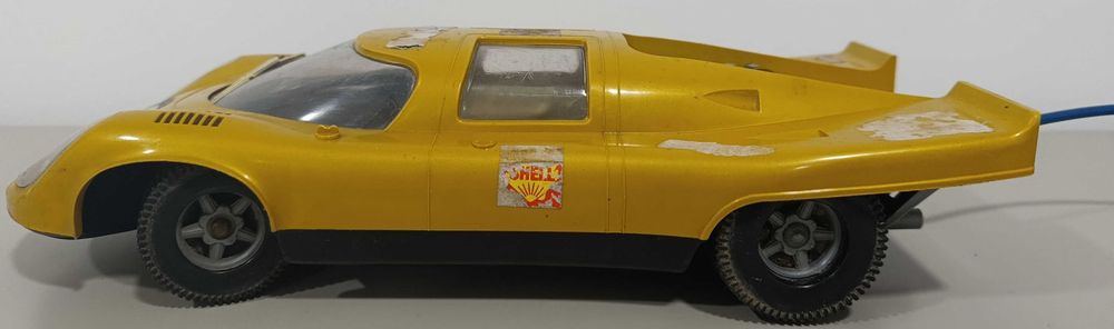 Carro Porsche 917 marca Gama comando por cabo