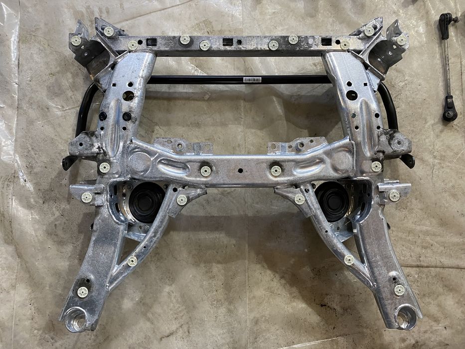 Передний подрамник балка BMW G20