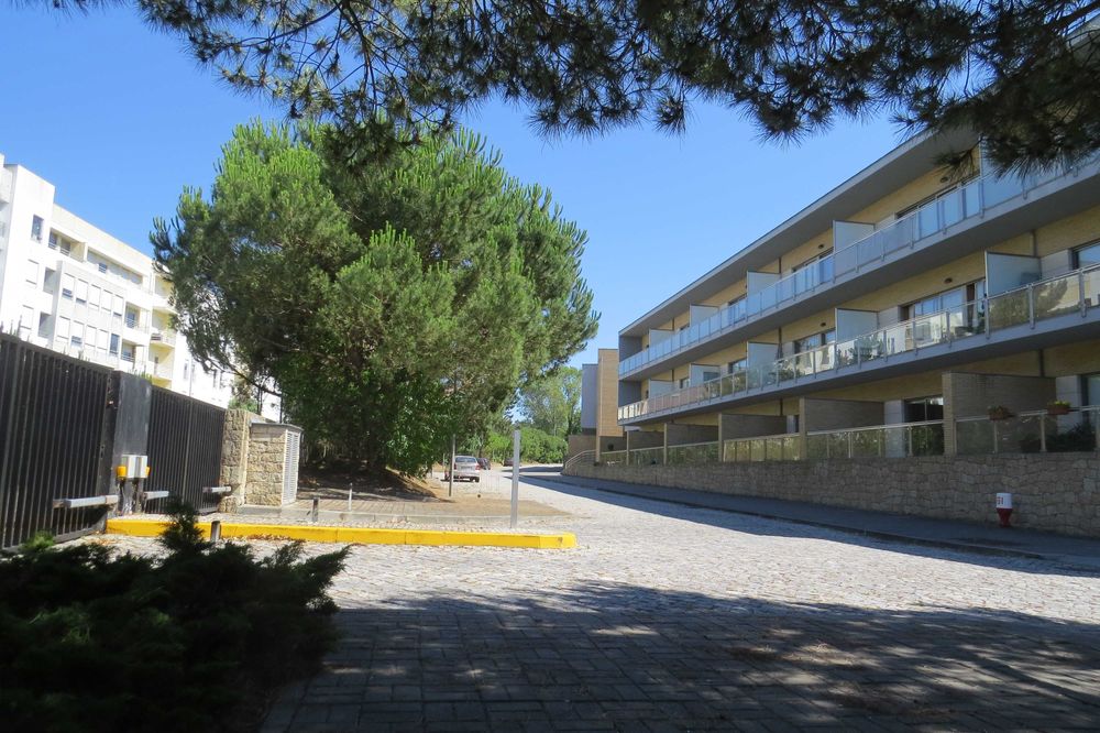 Estúdio T0 de luxo em condomínio privado com piscina e campo de ténis