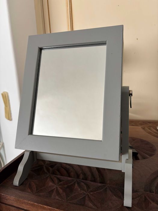 Guarda Jóias com espelho e porta