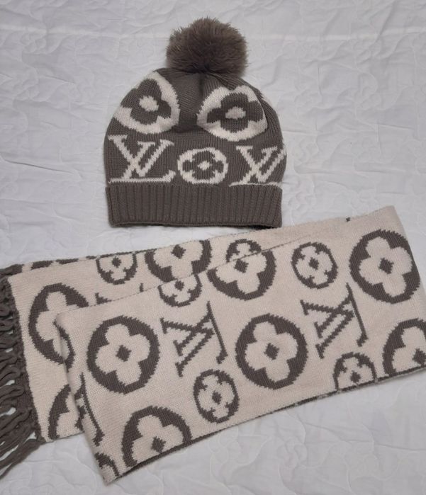 Комплект шапка+шарф LV