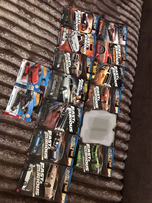 Hot Wheels Продам колекцію +мейни в подарунок