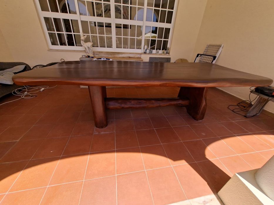 Vendo mesa rústica em madeira maciça original do Brasil