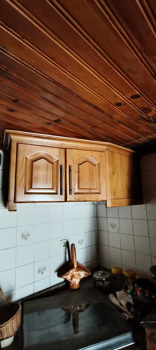 Moveis de Cozi. em madeira, vendo a Unid. Ou compl