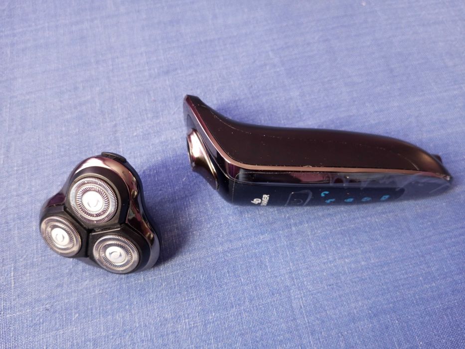 Бритва аккумуляторная з насадками.Качественная.