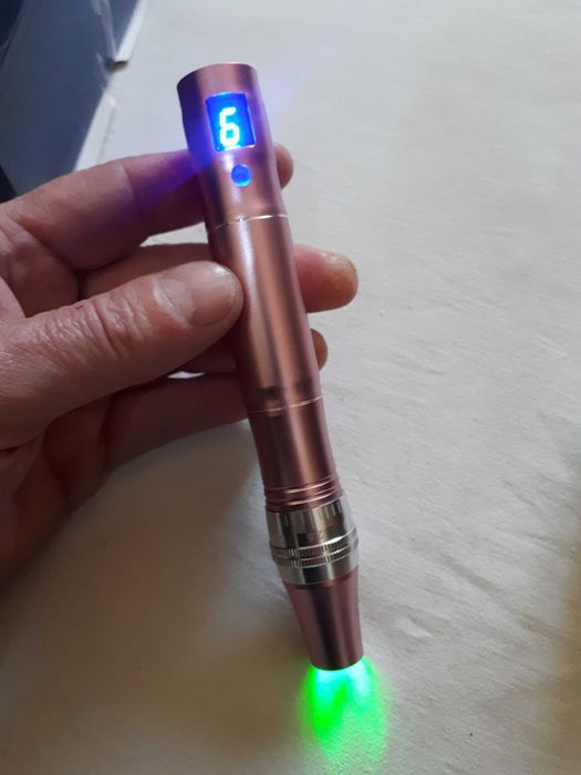Дермапен Dr.Pen + 12 картриджів + сироватка з гіалуроновою кислотою