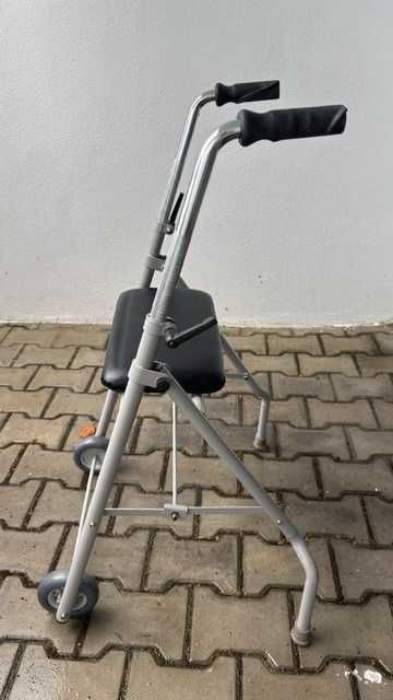Andarilho com assento