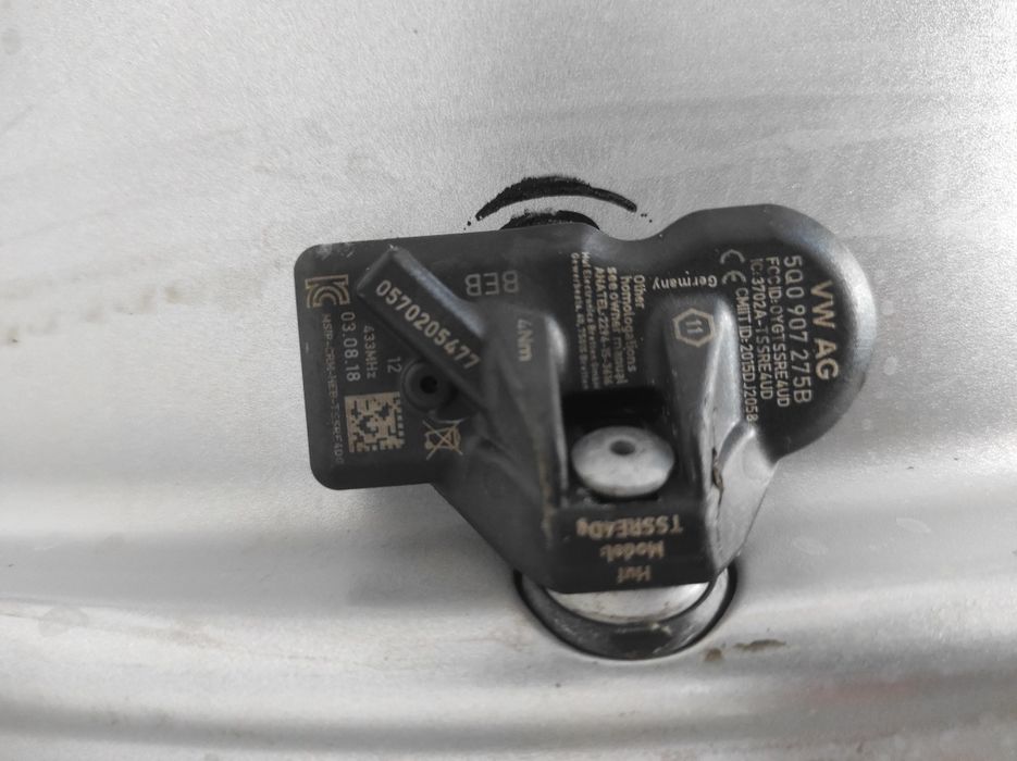 464 Felgi aluminiowe ORYGINAŁ AUDI R 19 5x112 otwór 66,6 B. CZUJNIKI