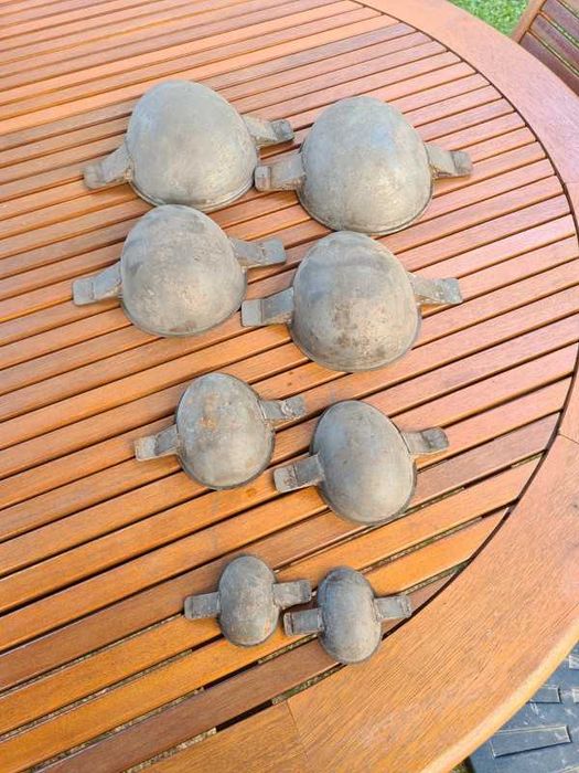 Moldes muito antigos de ovos chocolate