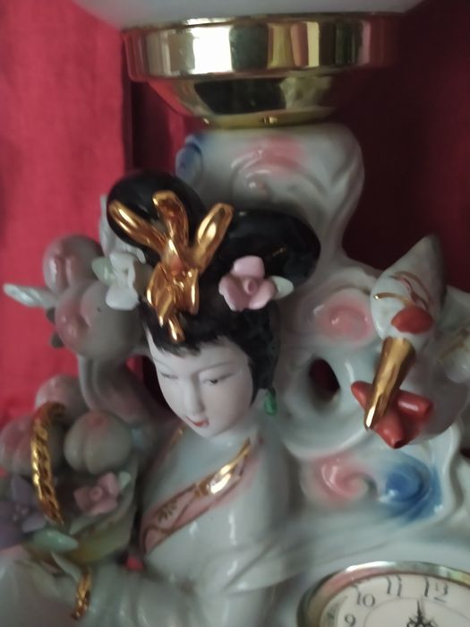 Каминные часы.  60 см .Фарфор