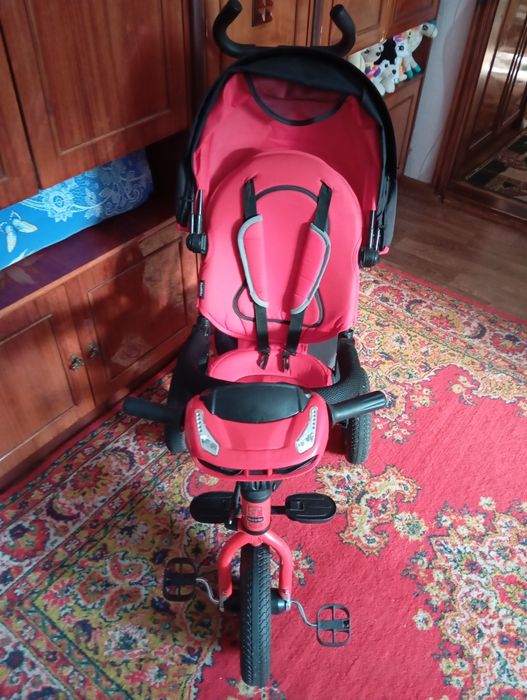 Триколісний дитячий велосипед з батьківською ручкою Best Trike.