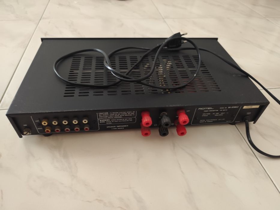 Amplificador Rotel RA-820BX2