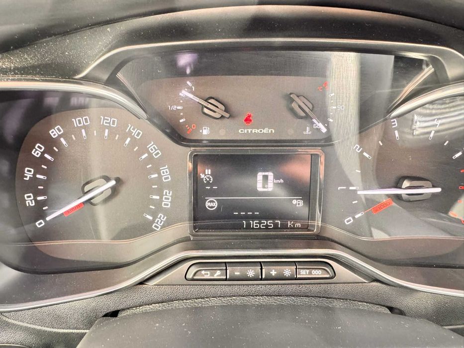 Carro como novo a bom preço