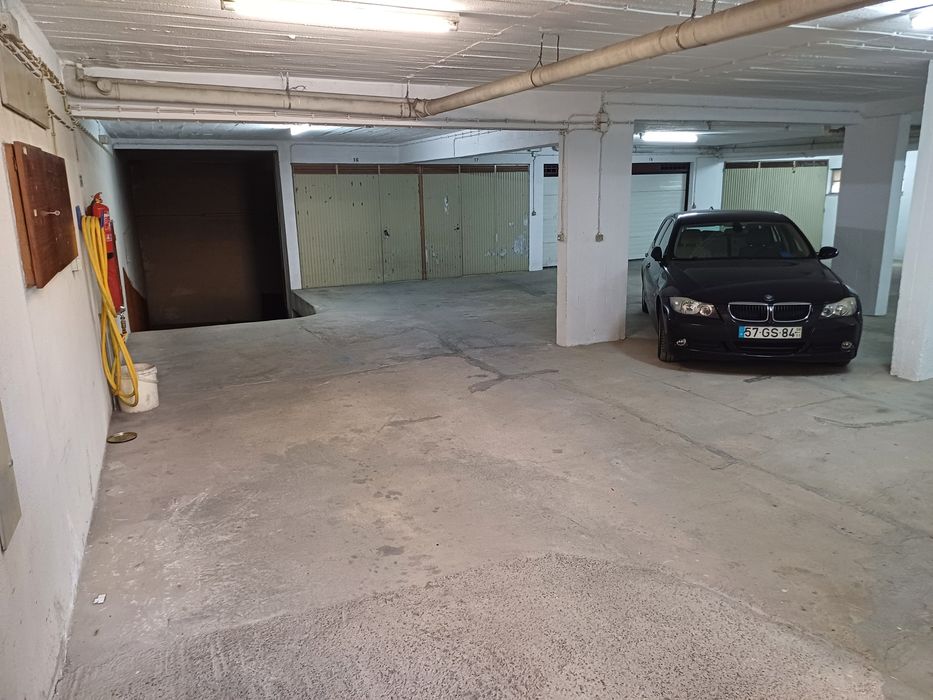 Garagens Feijó,Almada