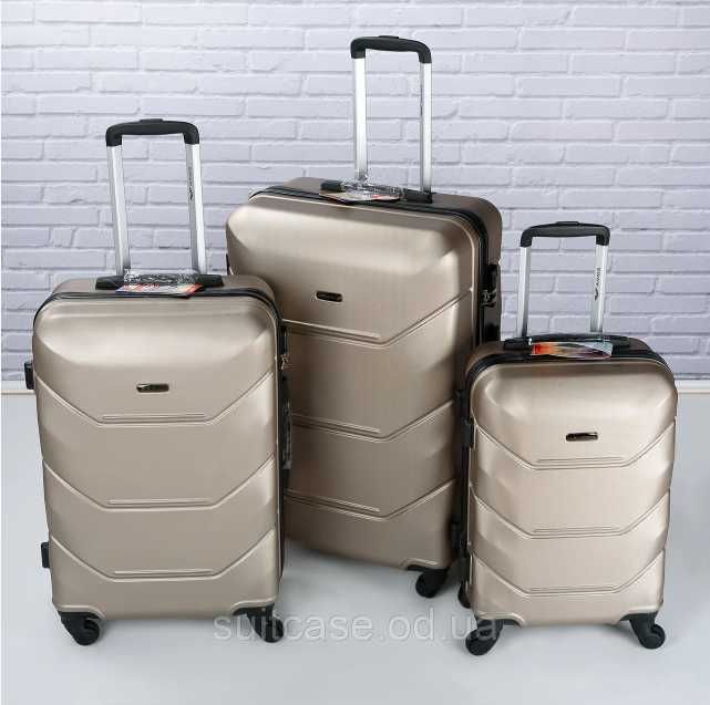 Брендовий Ультролегкий чемоданы Wings 147  Одесса