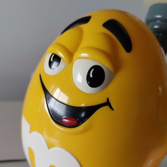 Vintage yellow M&M's table lamp