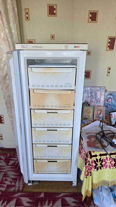 Продам морозильную камеру