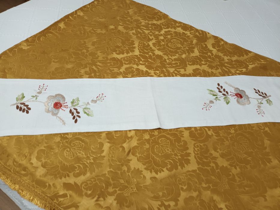 Jogo de Quarto em linho caseiro, bordado à mão