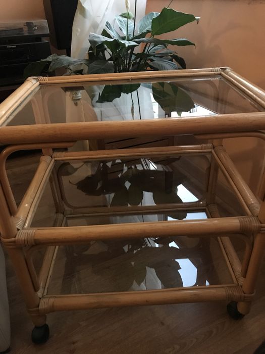 Movél/Mesa de apoio tipo carrinho de chá.