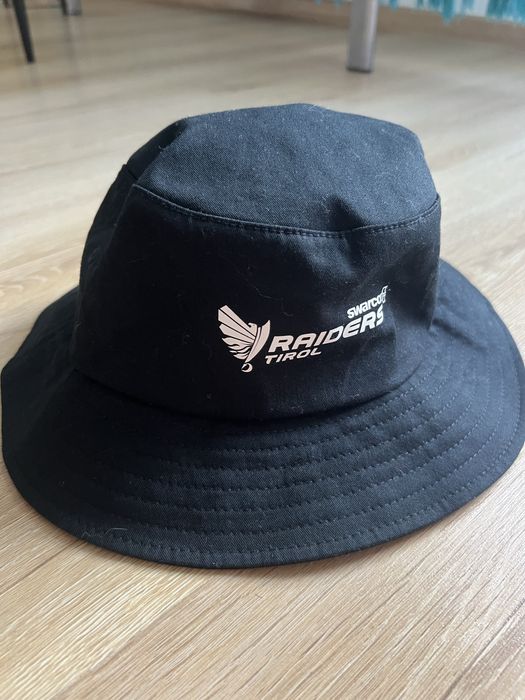 Kapelusz męski czarny Flexfit bucket hat bawełniany Swarco Raiders