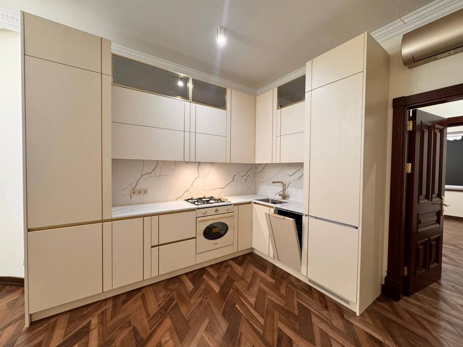 Продається ексклюзивний будинок в Центрі