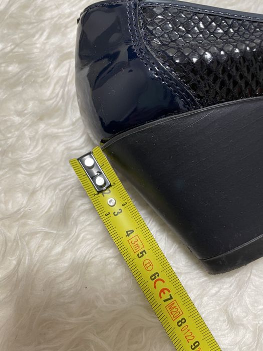 Półbuty na koturnie Lasocki