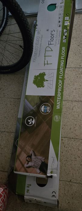 Vendo chão vinilico novo