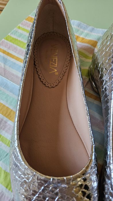 Venezia eksluzywne półbuty damskie lakier skóra rozmiar 37. Made in Italy.