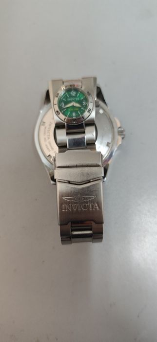 Продаю часы Invicta Pro Diver б.у.в отличном рабочем состоянии.