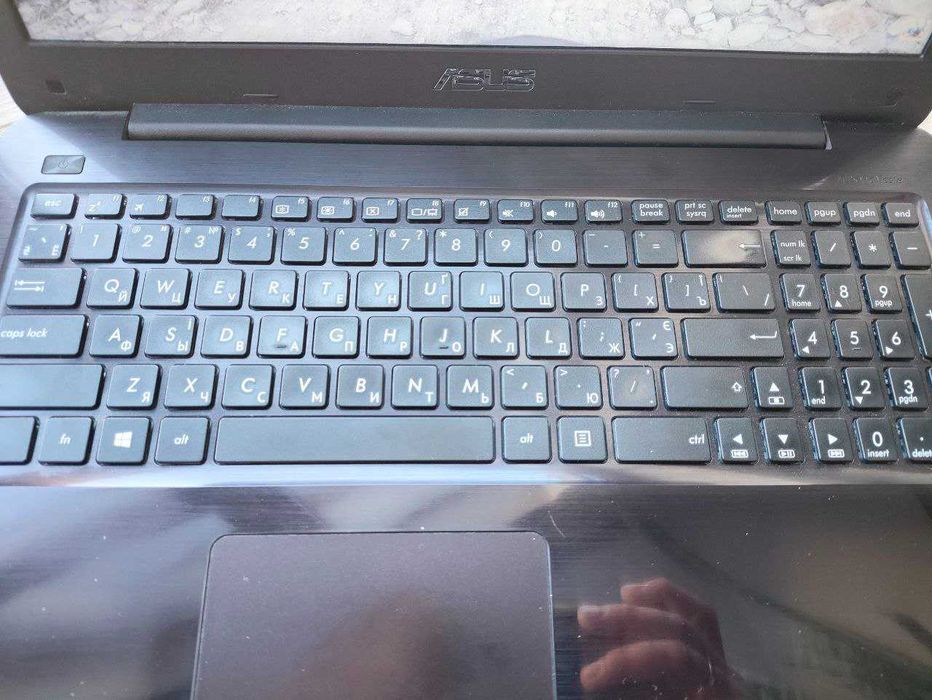 Asus X556U 15.6"FHD i5-6200/8Gb/1000GBHDD/DVD/АКБ НОВИЙ