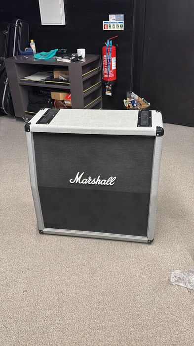 Marshall 2555x Silver Jubilee com 4x12 correspondente