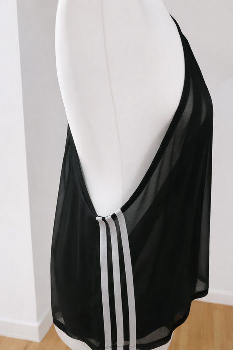 Asymetryczny top adidas