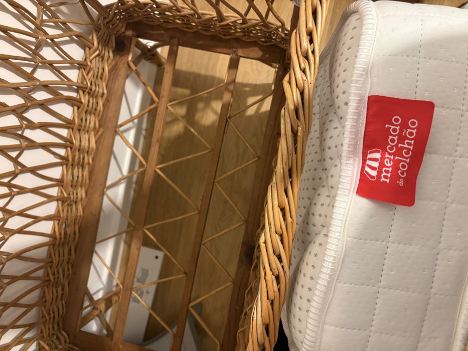 Berço Vintage de Vime / Rattan com Colchão