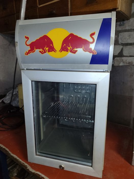 Холодильник Ред Бул