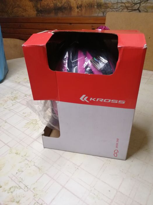 Kask rowerowy Kross malinowy