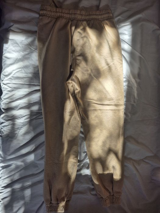 Спортивні штани беживі
