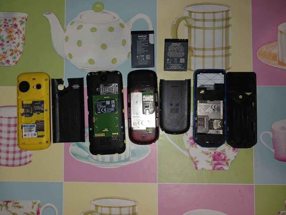 Телефоны кнопочные.