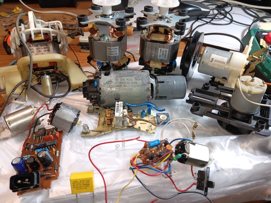 Material Elétrico Diverso (Pequenos Motores, cabos ligação e outros