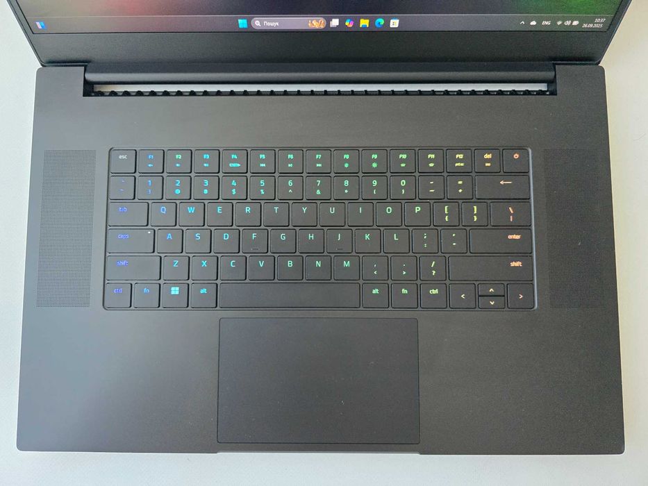 Razer Blade 18 (2023) I9 13950HX/RTX 4070/RAM 32GB/SSD 1TB/QHD+240Hz