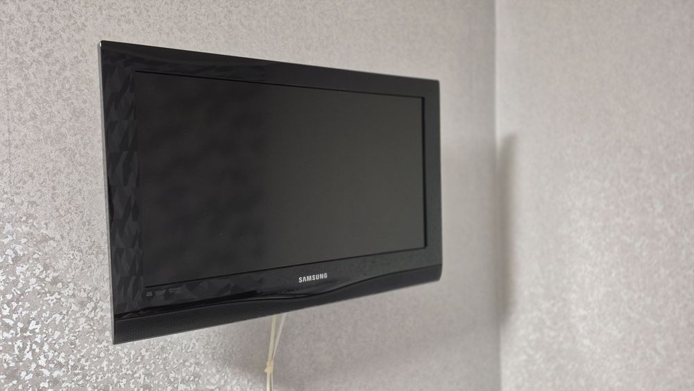 Телевізор Samsung  LE26C350D1W