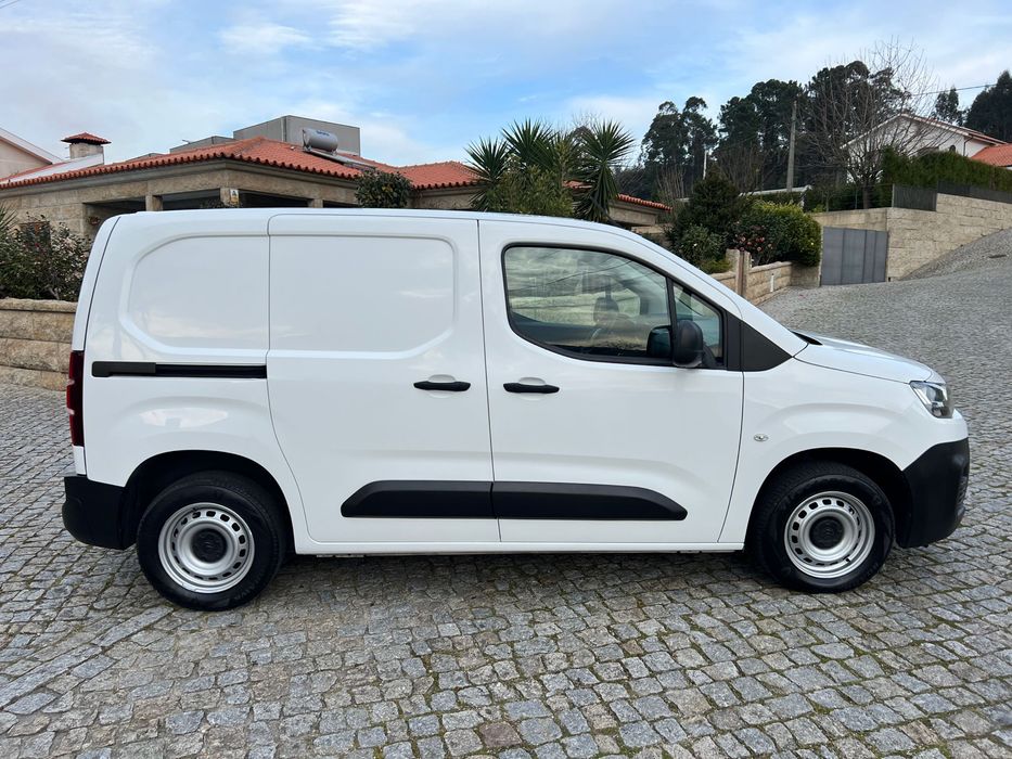 Citroen berlingo ano 2020 apenas 70.000 klm